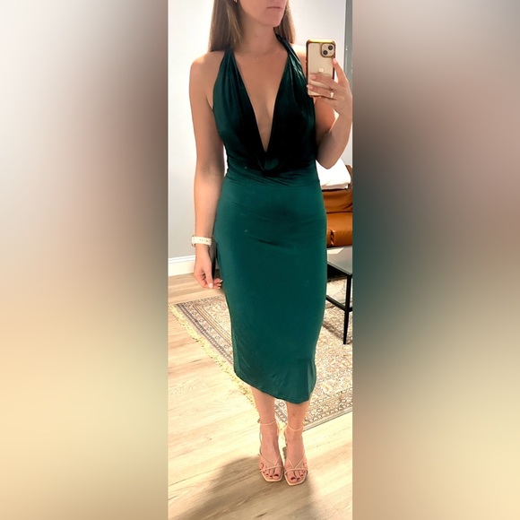 Dresses & Skirts - Lulus Emerald Cowl Neck Halter Midi Dress